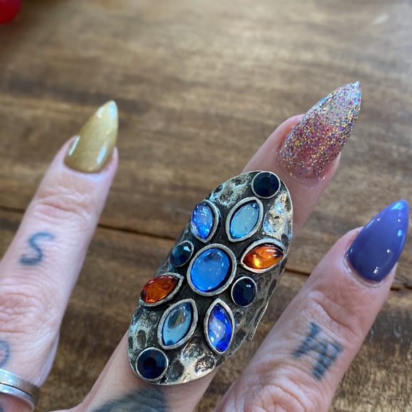 Costume jewelry bundle - Picture 5 of 9